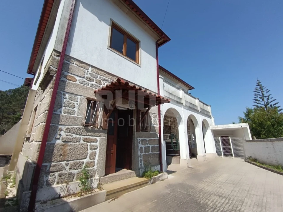 Moradia T6 para Venda em Mazarefes e Vila Fria Foto 3