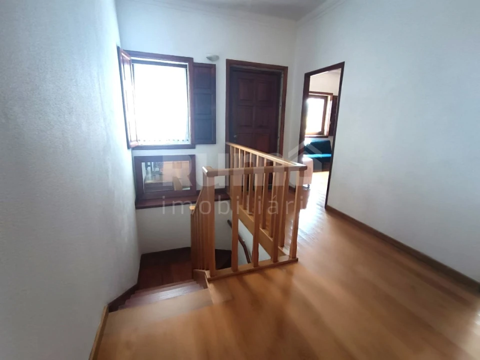 Moradia T6 para Venda em Mazarefes e Vila Fria Foto 10