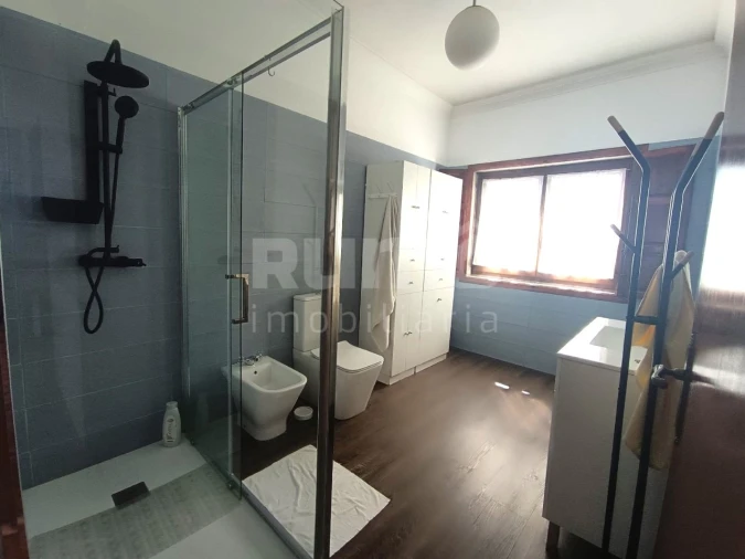 Moradia T6 para Venda em Mazarefes e Vila Fria Foto 12