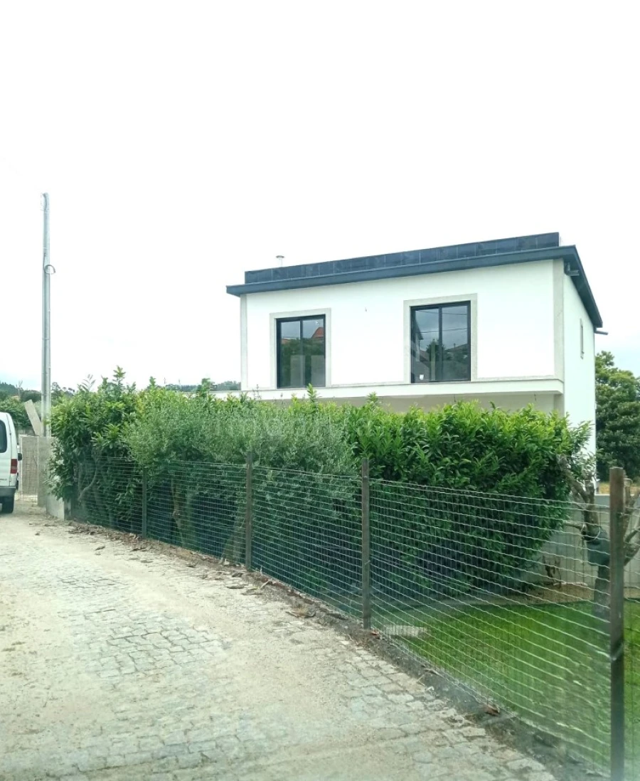 Moradia T4 para Venda em Fragoso Foto 4