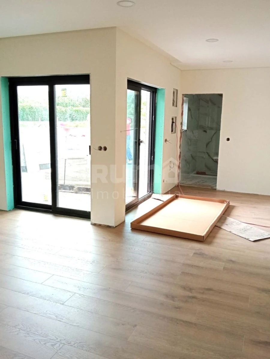 Moradia T4 para Venda em Fragoso Foto 7