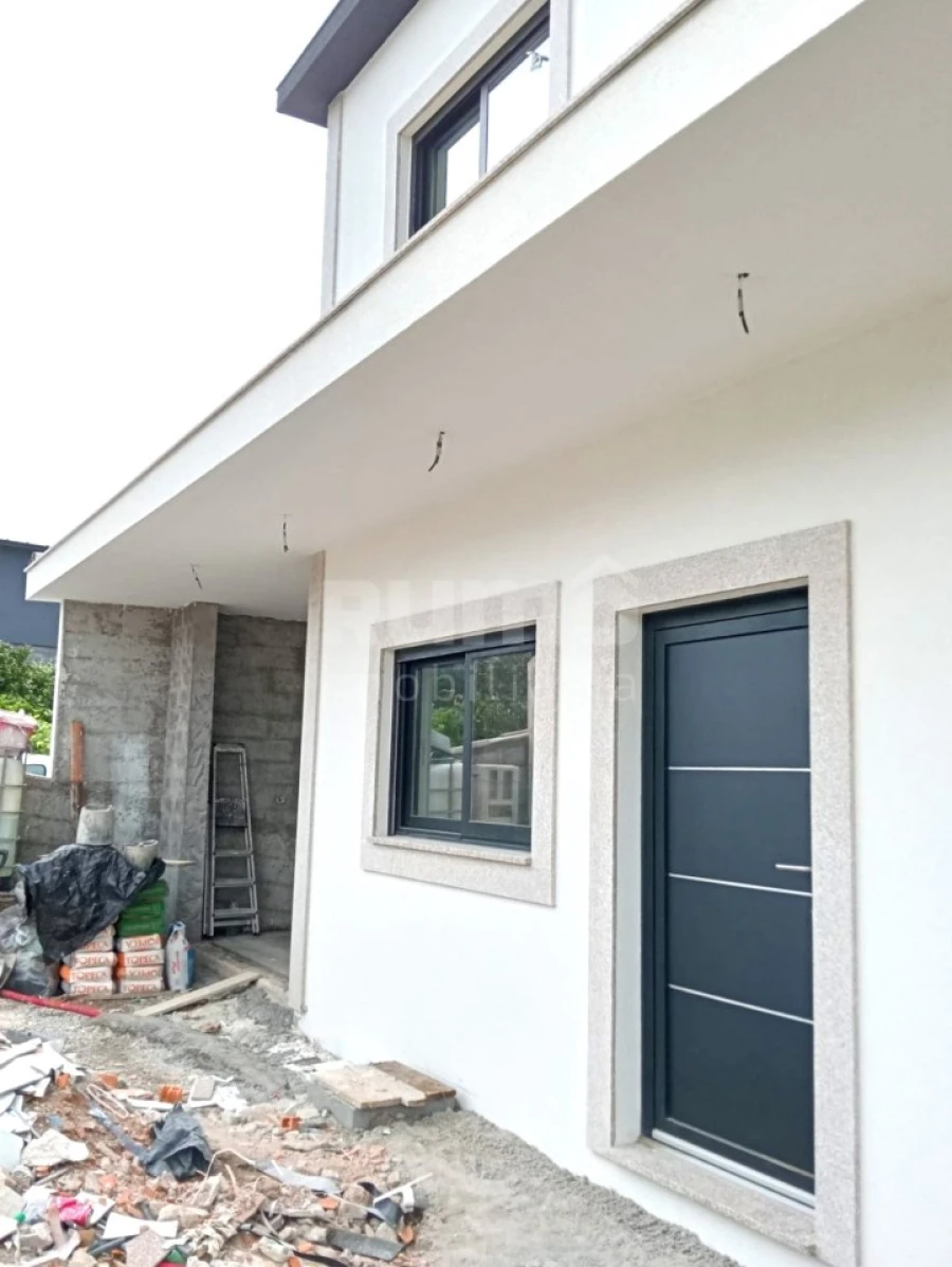 Moradia T4 para Venda em Fragoso Foto 15