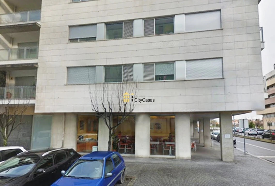 Loja para Venda em Pedrouços Foto 1