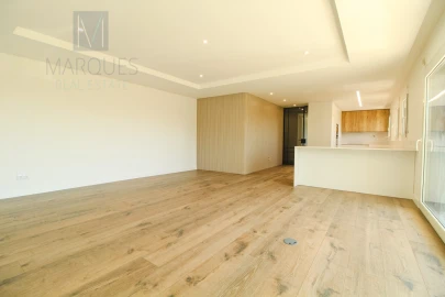 Apartamento T5 para Venda em Laranjeiro e Feijó
