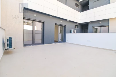 Apartamento T5 para Venda em Laranjeiro e Feijó