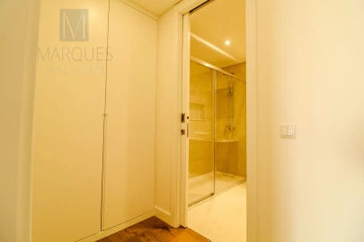Apartamento T5 para Venda em Laranjeiro e Feijó
