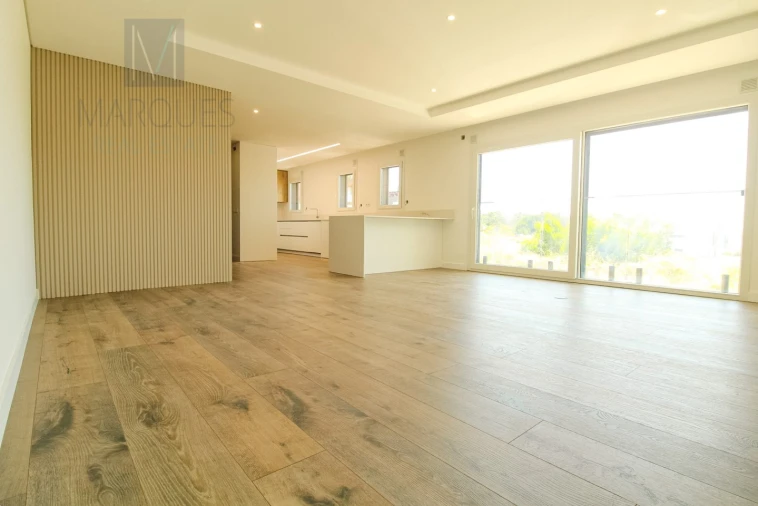 Apartamento T5 para Venda em Laranjeiro e Feijó Foto 5