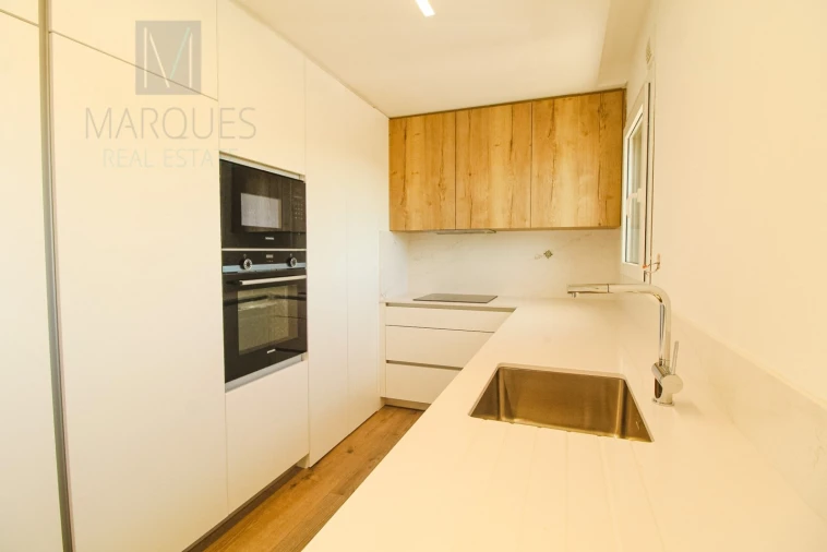 Apartamento T5 para Venda em Laranjeiro e Feijó Foto 2