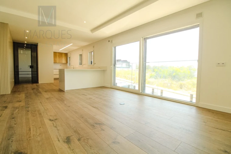 Apartamento T5 para Venda em Laranjeiro e Feijó Foto 7