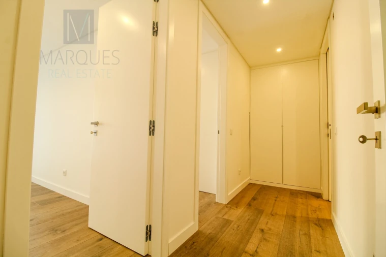 Apartamento T5 para Venda em Laranjeiro e Feijó Foto 13