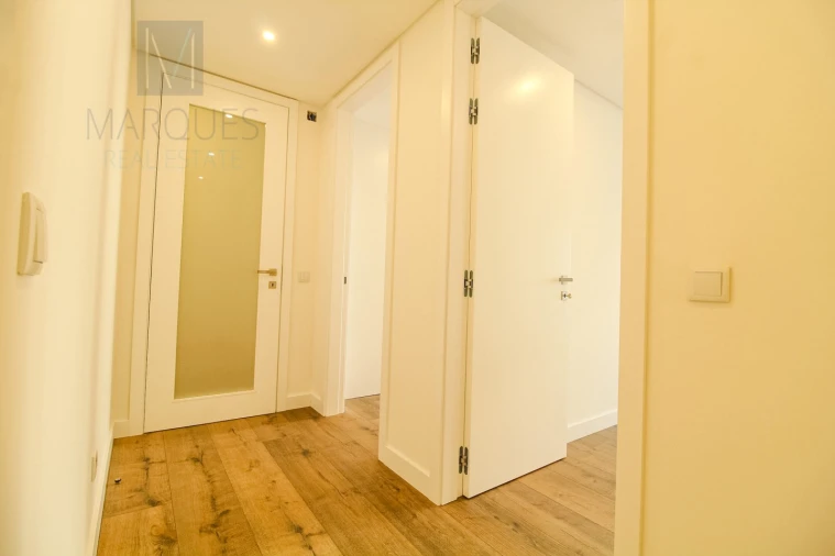 Apartamento T5 para Venda em Laranjeiro e Feijó Foto 14