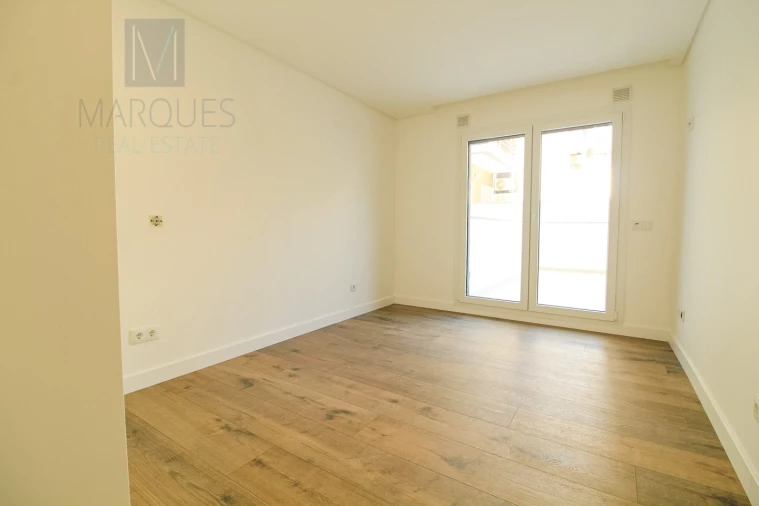 Apartamento T5 para Venda em Laranjeiro e Feijó Foto 16
