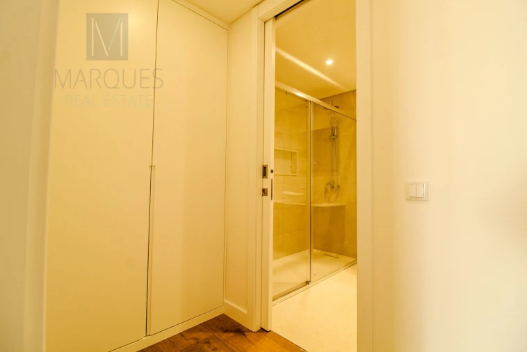 Apartamento T5 para Venda em Laranjeiro e Feijó Foto 22