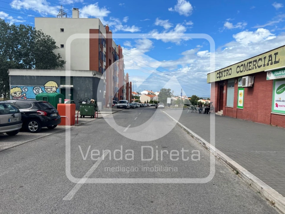 Apartamento T3 para Venda em Santo Antonio da Charneca Foto 5