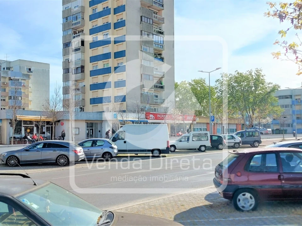 Apartamento T3 para Venda em Santo Antonio da Charneca Foto 8