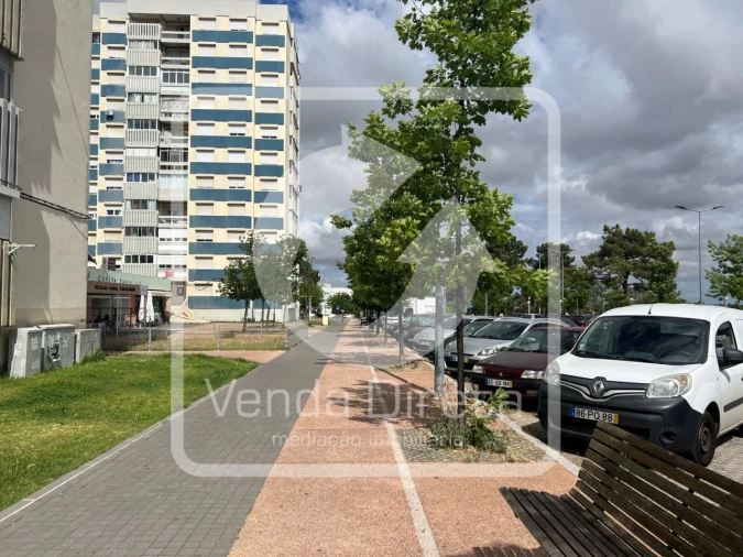 Apartamento T3 para Venda em Santo Antonio da Charneca Foto 3