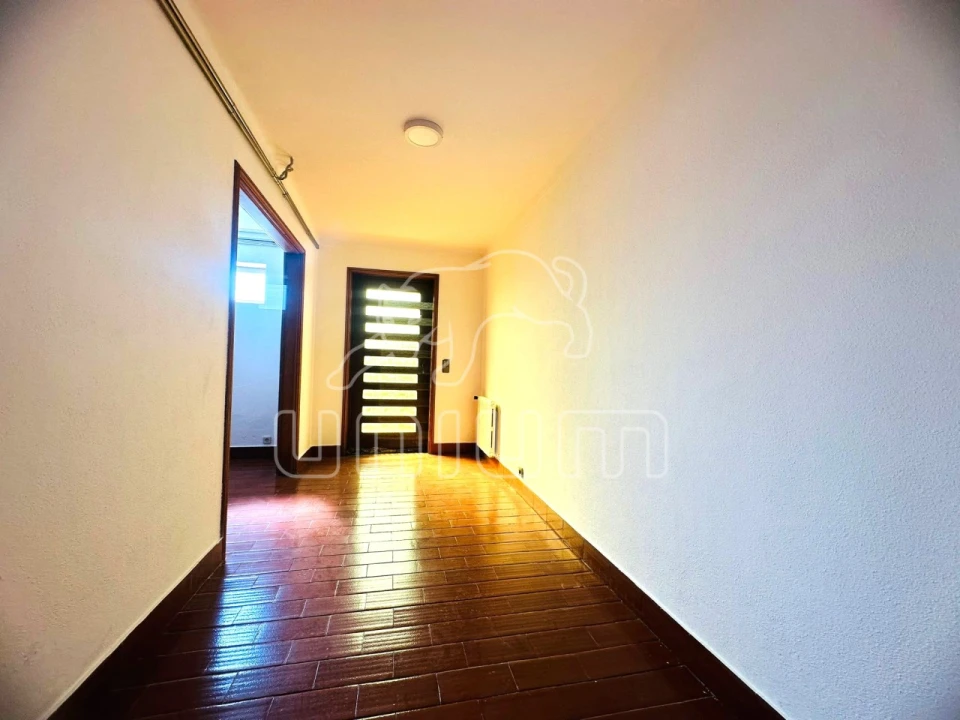 Moradia T4 para Venda em Lanhelas Foto 9