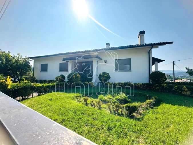 Moradia T4 para Venda em Lanhelas