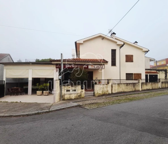 Negócio para Venda em Santa Marta de Portuzelo