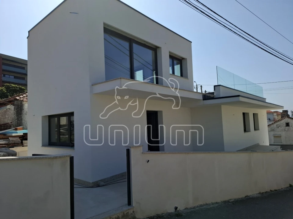 Moradia T3 para Venda em Areosa Foto 2