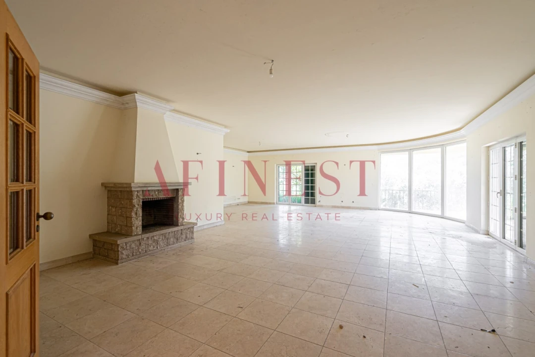 Moradia T7 para Venda em Bucelas Foto 9