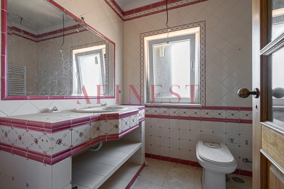 Moradia T7 para Venda em Bucelas Foto 37