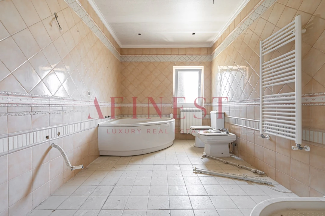 Moradia T7 para Venda em Bucelas Foto 38