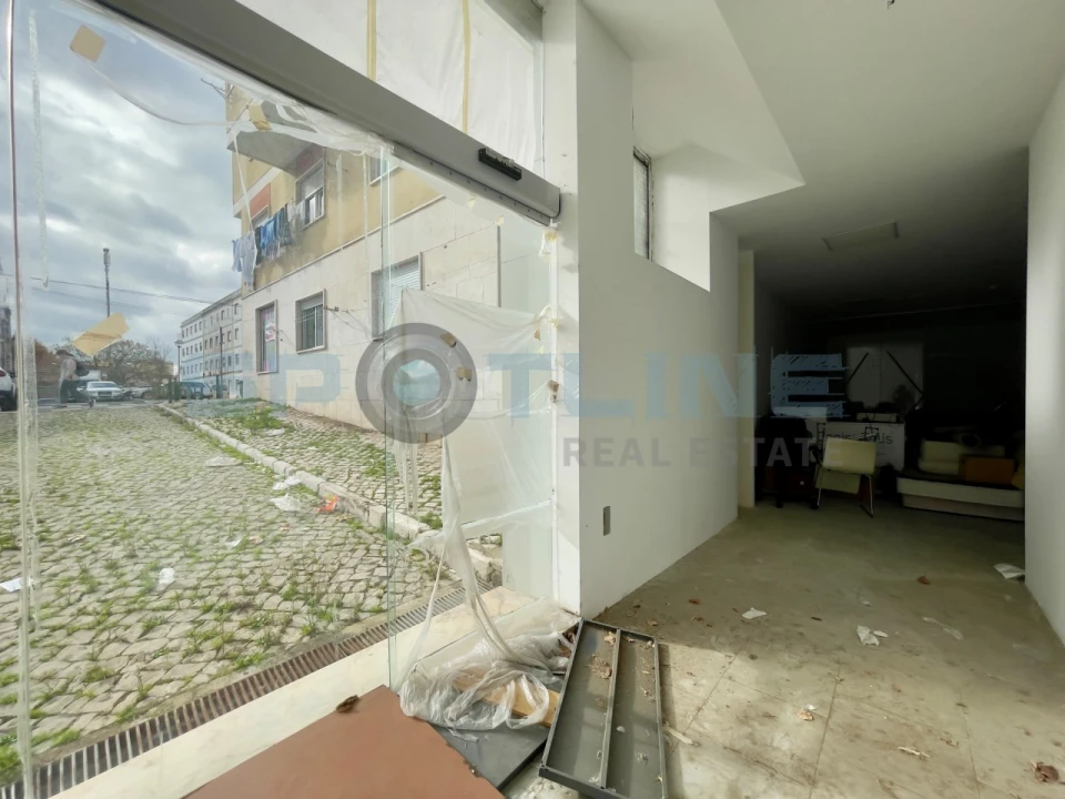 Loja para Venda em Massamá e Monte Abraão Foto 4