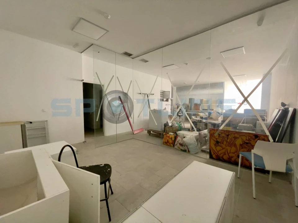 Loja para Venda em Massamá e Monte Abraão Foto 42