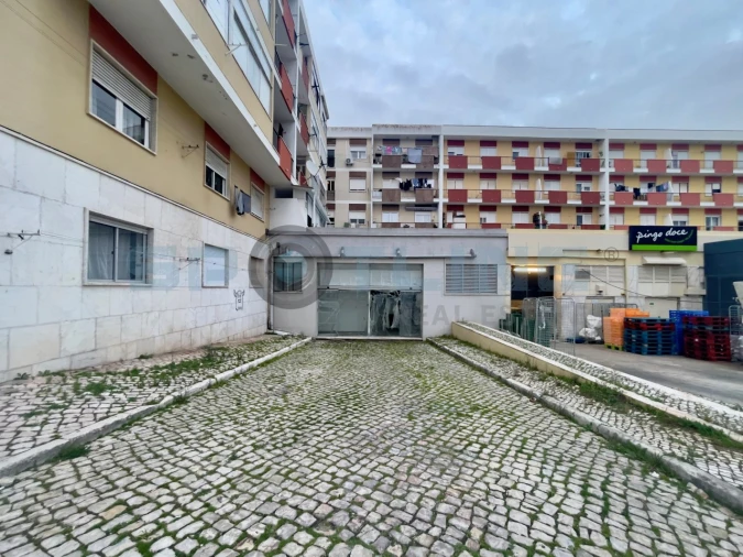 Loja para Venda em Massamá e Monte Abraão Foto 2