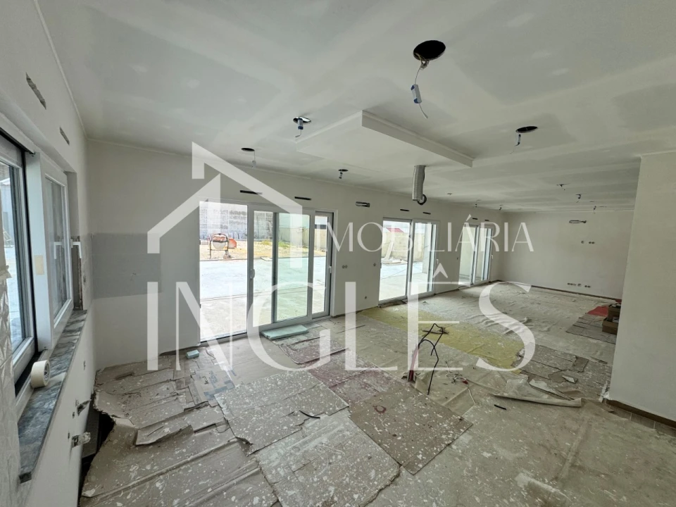 Moradia T3 para Venda em Fazendas de Almeirim Foto 30