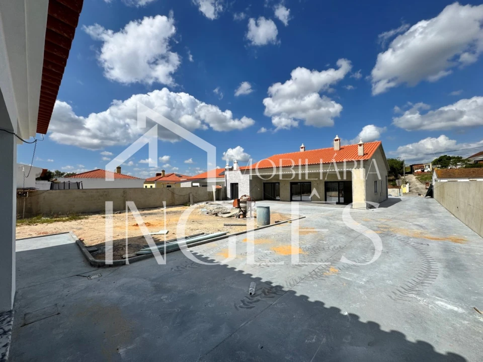 Moradia T3 para Venda em Fazendas de Almeirim Foto 36