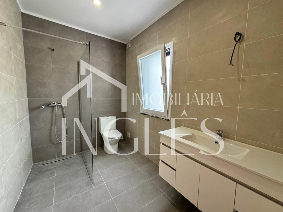 Moradia T3 para Venda em Fazendas de Almeirim Foto 16