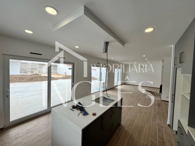 Moradia T3 para Venda em Fazendas de Almeirim Foto 2