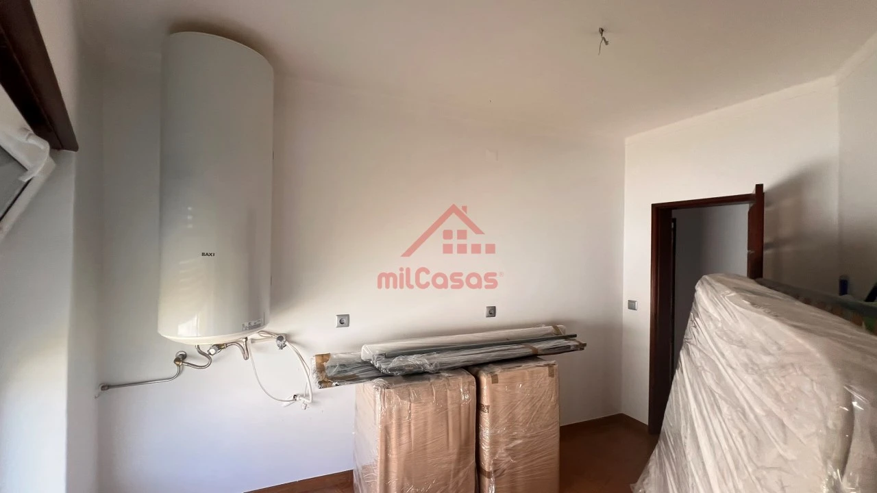 Moradia T4 para Venda em Bombarral e Vale Covo Foto 12