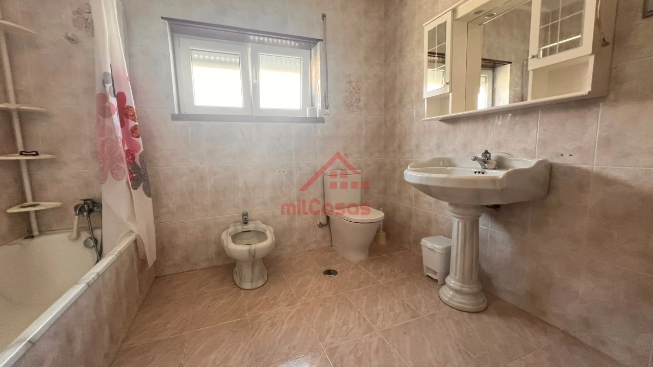 Moradia T4 para Venda em Bombarral e Vale Covo Foto 15