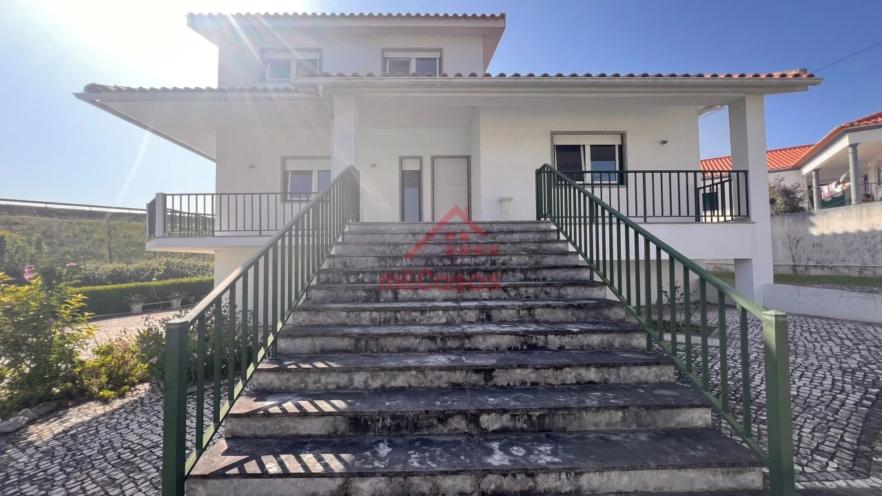 Moradia T4 para Venda em Bombarral e Vale Covo Foto 3