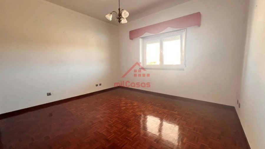 Moradia T4 para Venda em Bombarral e Vale Covo Foto 16