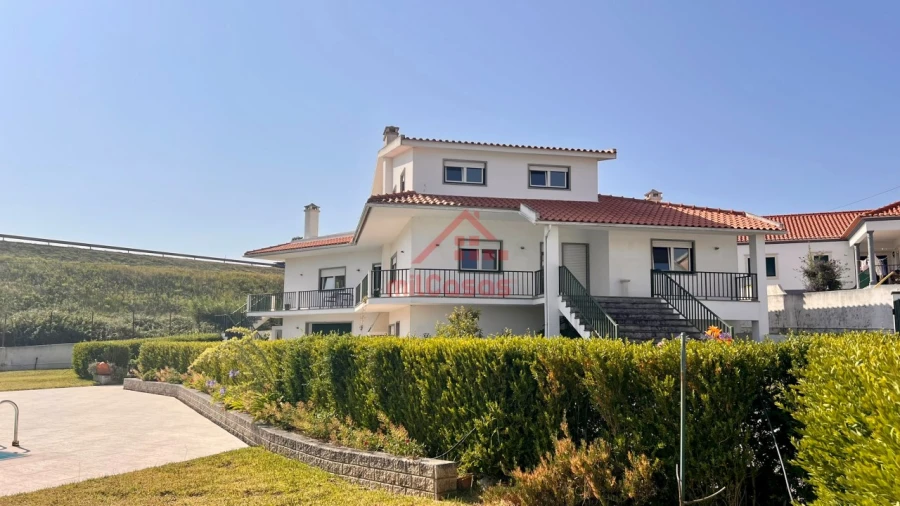 Moradia T4 para Venda em Bombarral e Vale Covo Foto 2