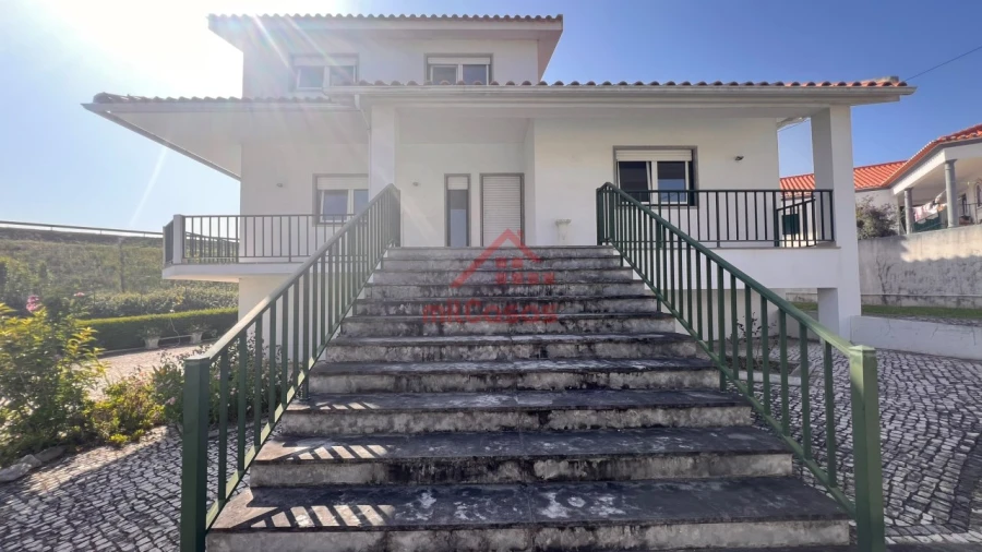 Moradia T4 para Venda em Bombarral e Vale Covo Foto 3