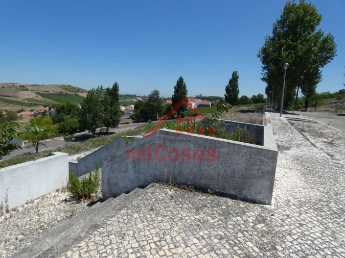 Terreno para Venda em Carvoeira e Carmões Foto 3