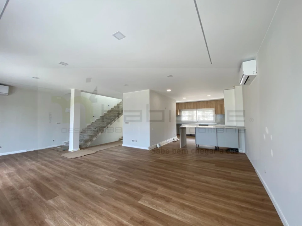 Moradia T3 para Venda em Almargem do Bispo, Pêro Pinheiro e Montelavar Foto 8