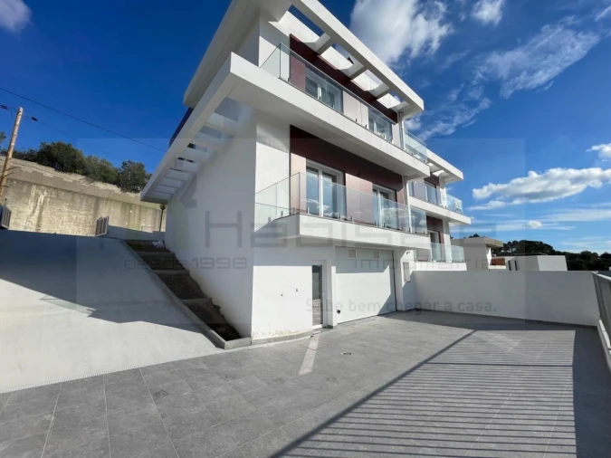 Moradia T3 para Venda em Almargem do Bispo, Pêro Pinheiro e Montelavar Foto 33