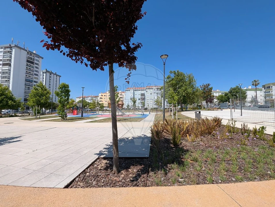 Apartamento T2 para Venda em Odivelas Foto 4