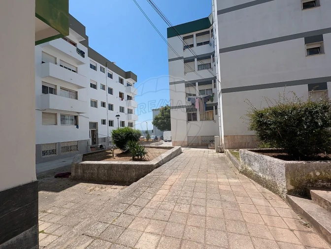 Apartamento T2 para Venda em Odivelas Foto 2