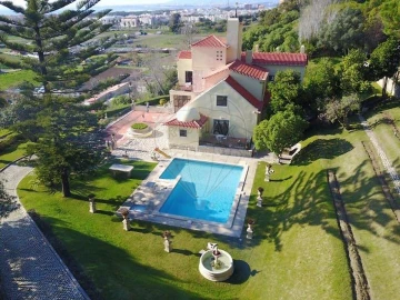 Moradia T10 para Venda em Costa da Caparica