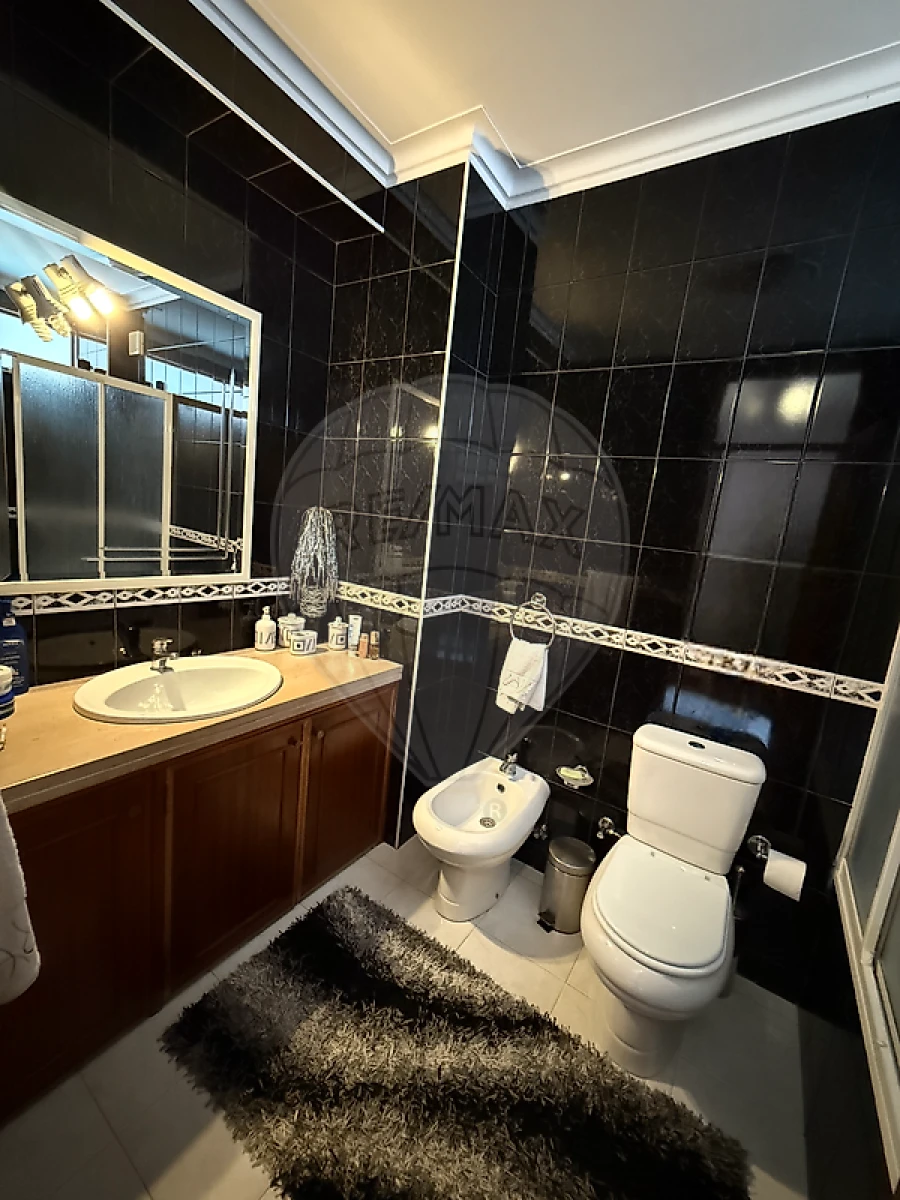 Apartamento T2 para Venda em Santa Maria de Lamas Foto 20