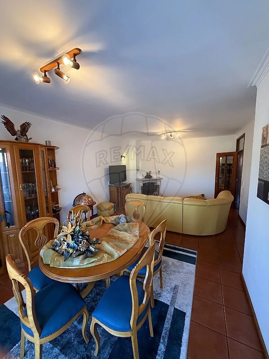 Apartamento T2 para Venda em Santa Maria de Lamas Foto 17