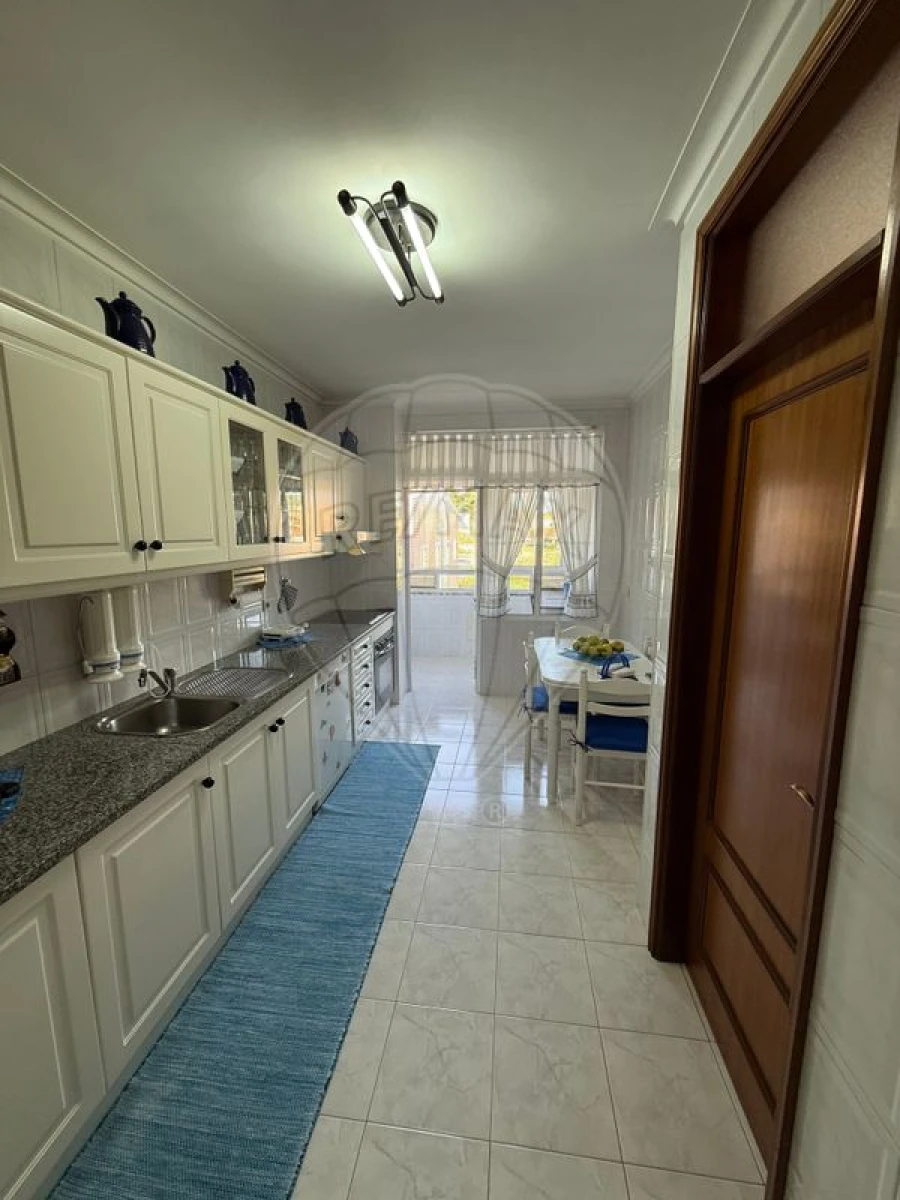 Apartamento T2 para Venda em Santa Maria de Lamas Foto 4
