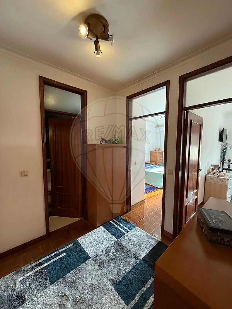 Apartamento T2 para Venda em Santa Maria de Lamas Foto 7